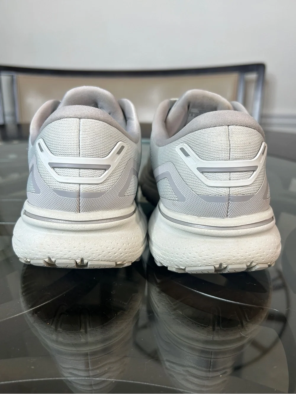 BROOKS Ghost 15 Gray White Cushion Running Shoes Sneakers Women's Size 9